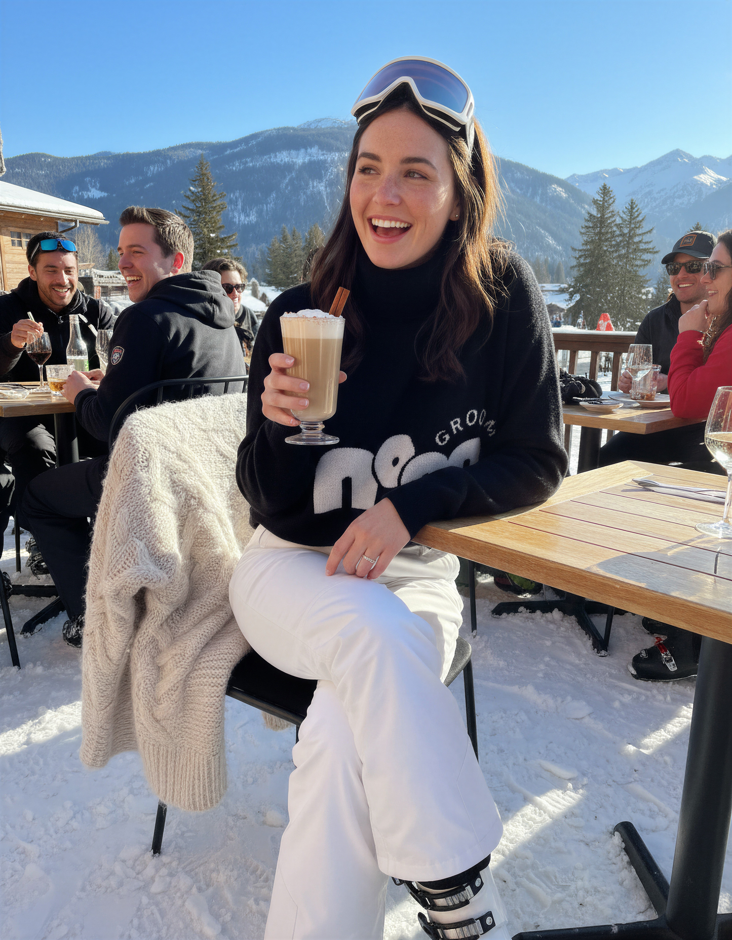 Noon Groom Signature